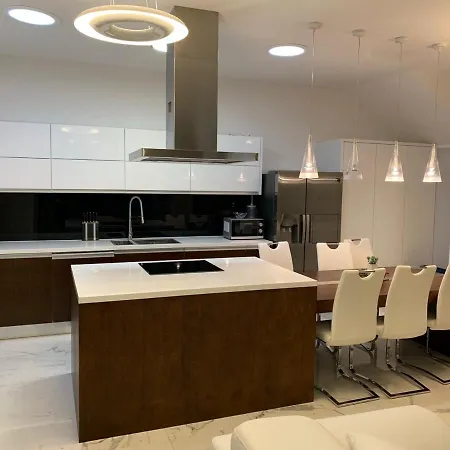 Apartman Old Town Parenso *